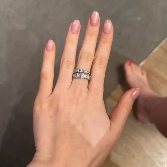 Serpenti Elegant Silver Crystal Ring - Picture 5 of 8